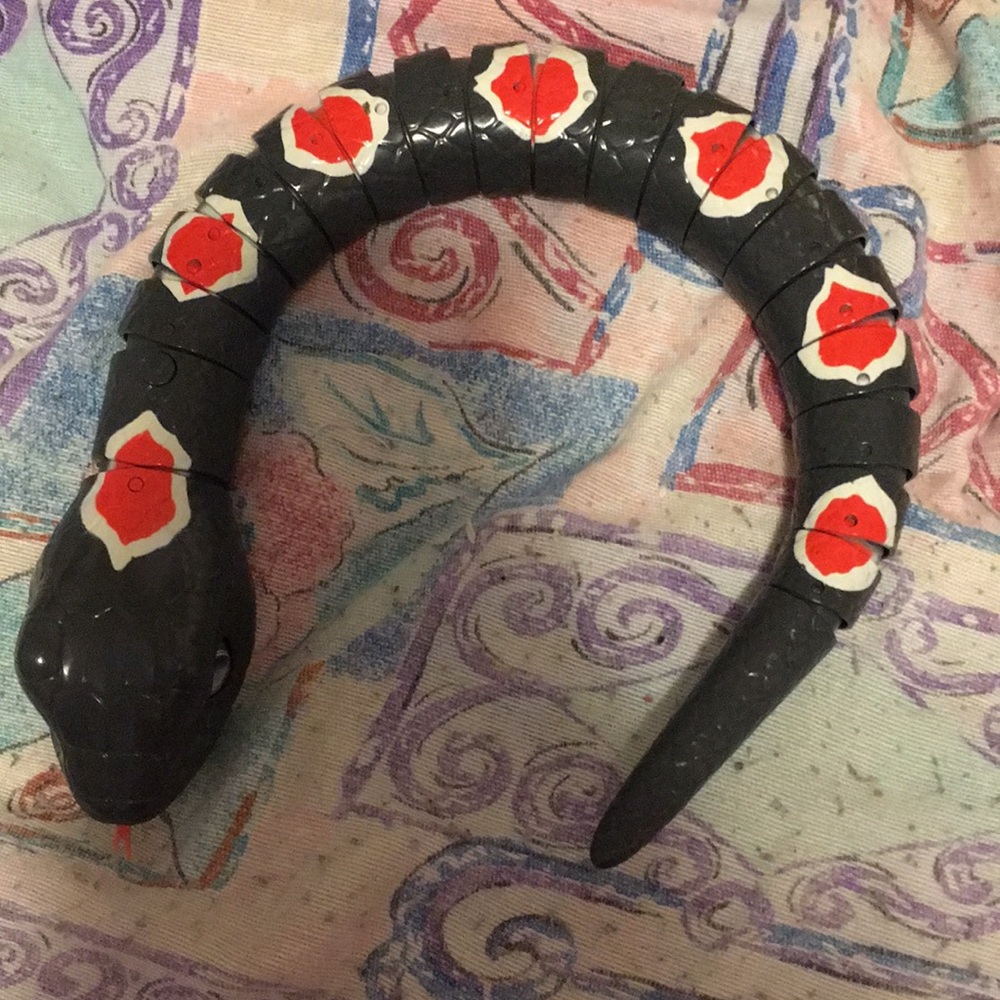 Battery operated snake